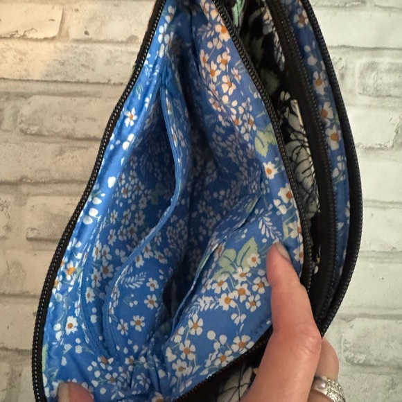 Vera Bradley triple compartment crossbody - Picture 3 of 6